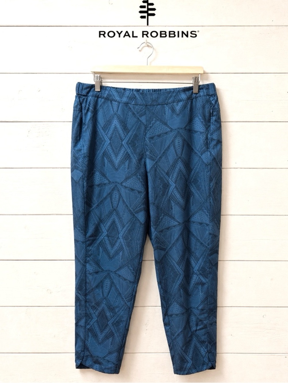 ROYAL ROBBINS Blue Patterned Capri Pants Size L
